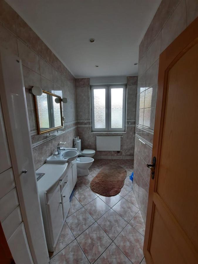Czerwony Kamien Rubin Apartment Sianozety Bilik gambar