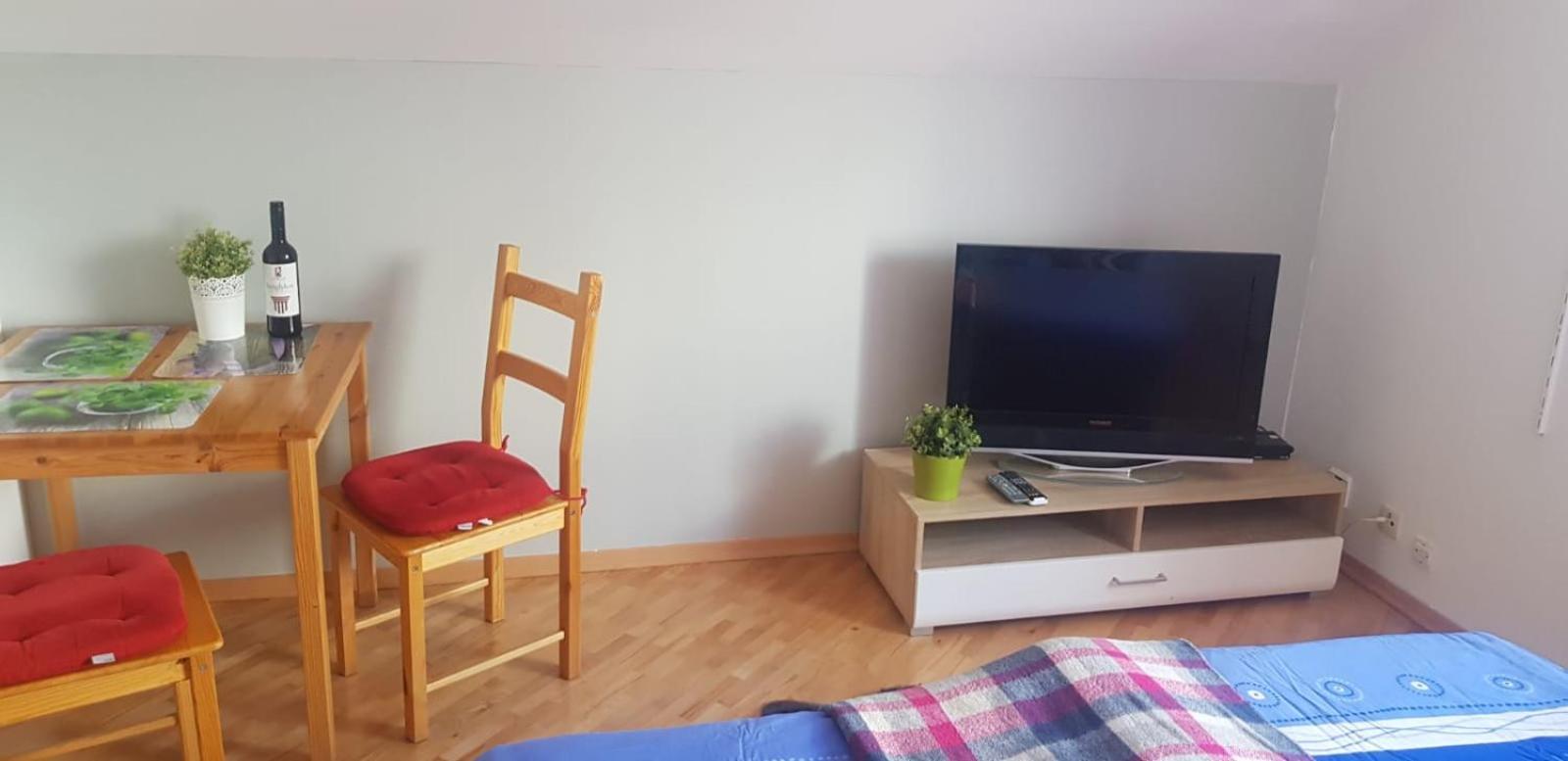 Czerwony Kamien Rubin Apartment Sianozety Bilik gambar
